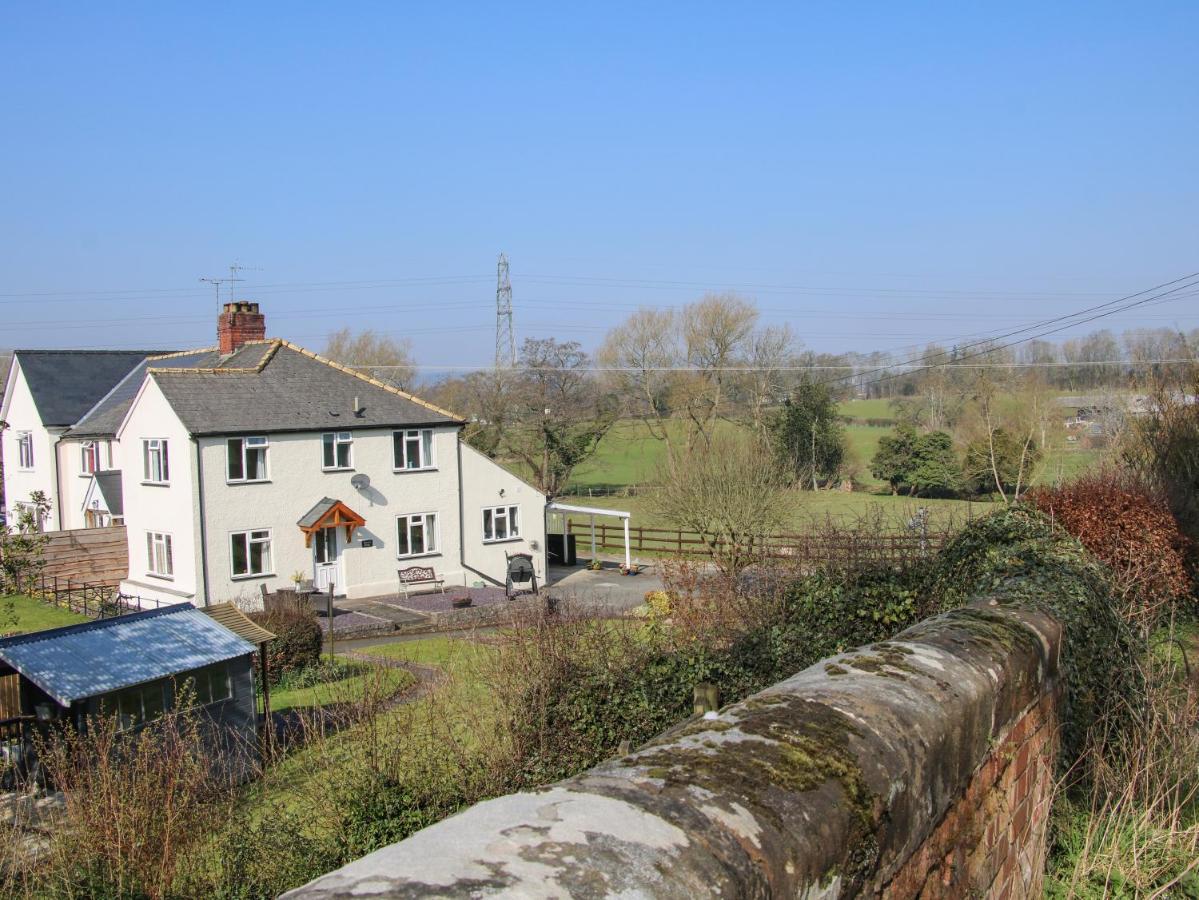 Belmont Bridge Villa Oswestry Exterior photo